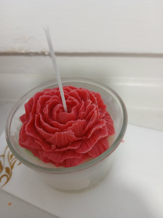 Beautiful  pink rose candle