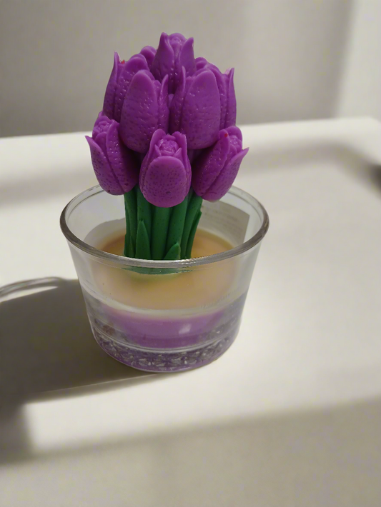 Tulip time candle