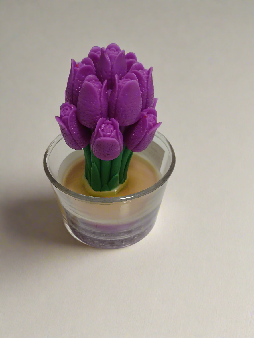 Tulip time candle